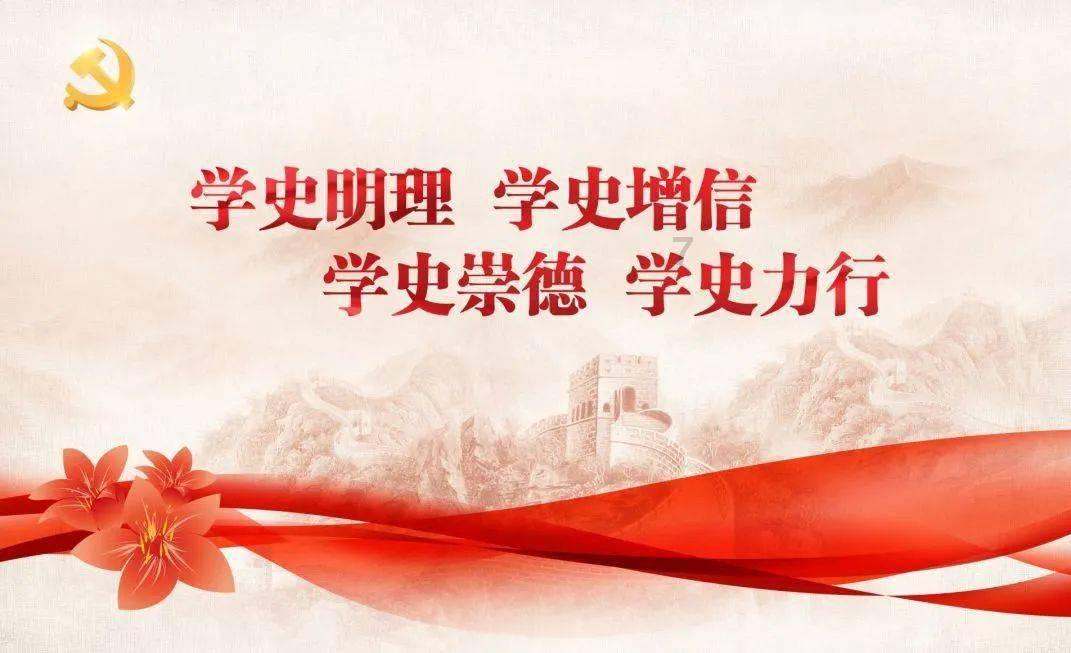 钟楚曦与侯雯元被曝分手后,尴尬合体营业,双方互动透着距离感